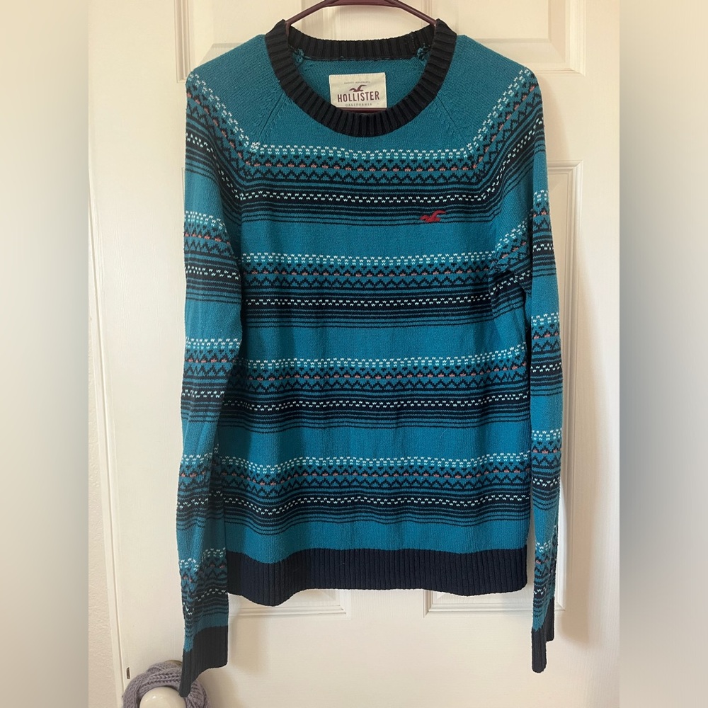 hollister men’s blue turquoise patterned crew neck sweater